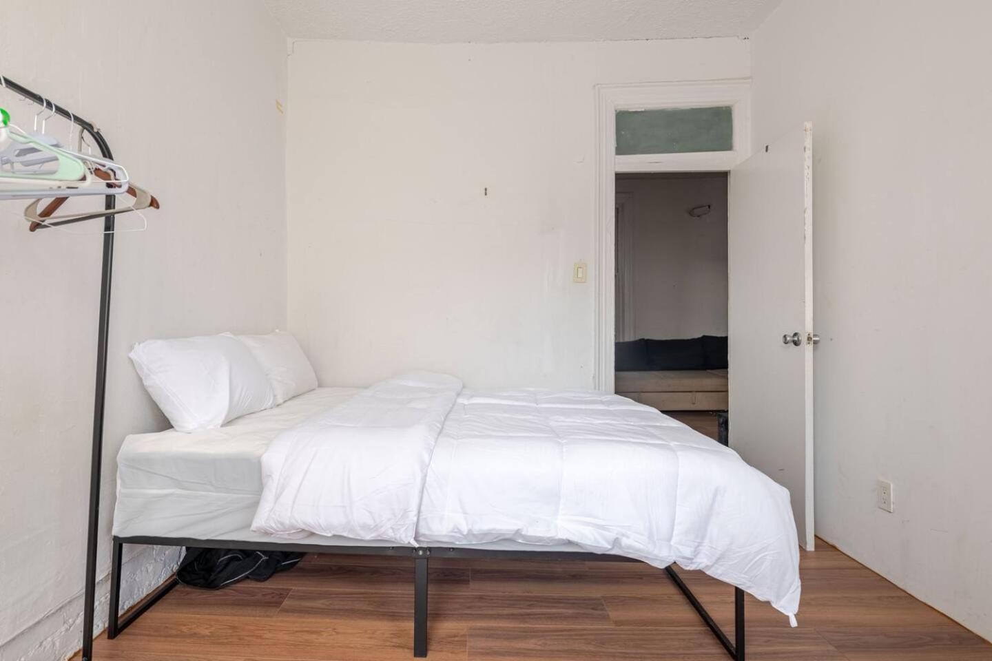 Sundrenched East Village Appartement